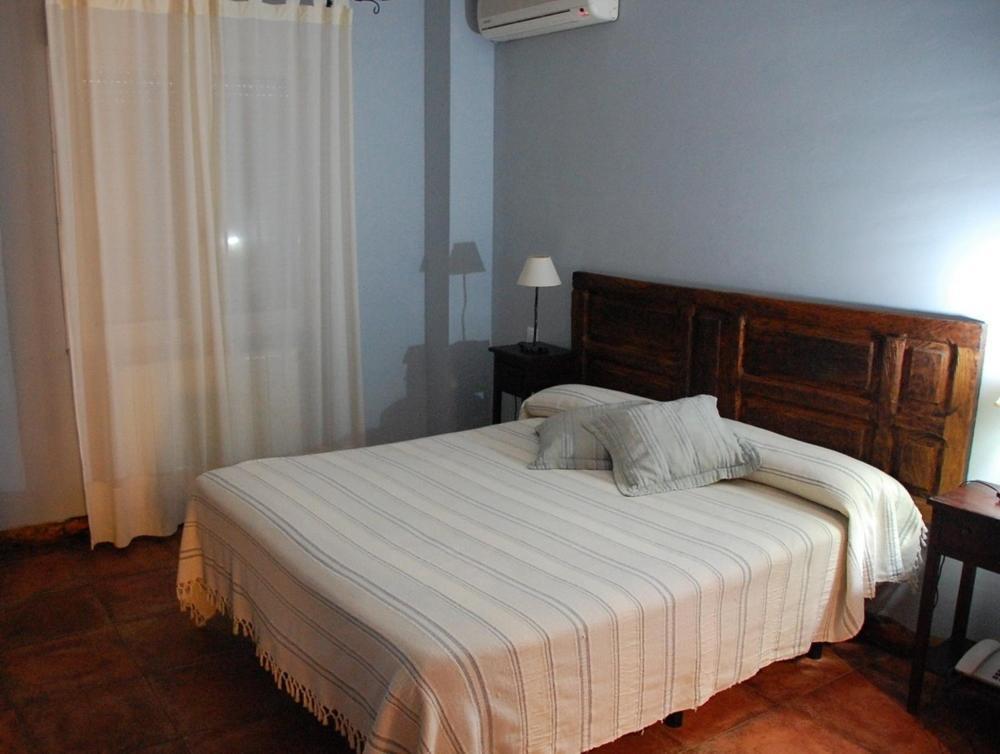 Posada Tresmentiras Aldeanueva del Camino Phòng bức ảnh